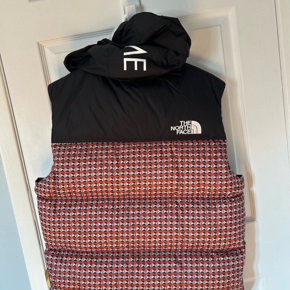 Supreme/The North Face
Studded Nuptse Vest Red SS21 USL - Picture 2 of 16